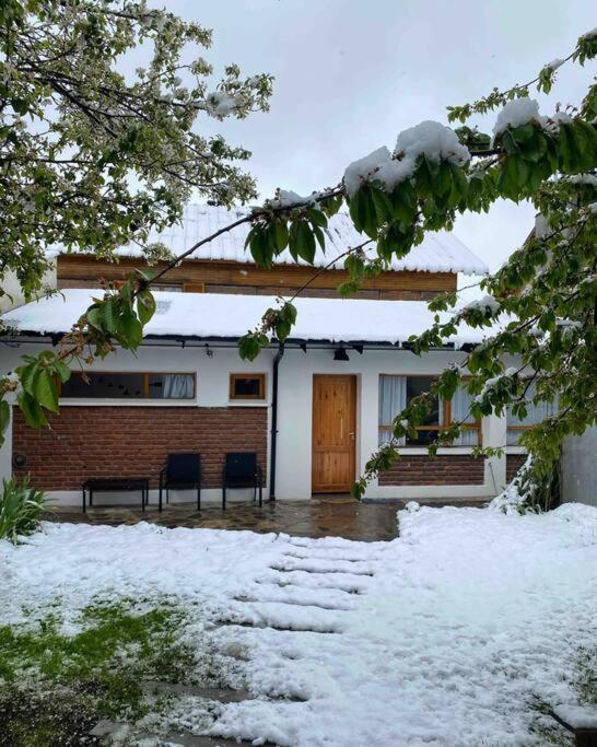 Casa Jardin Adesmia Holiday home Esquel